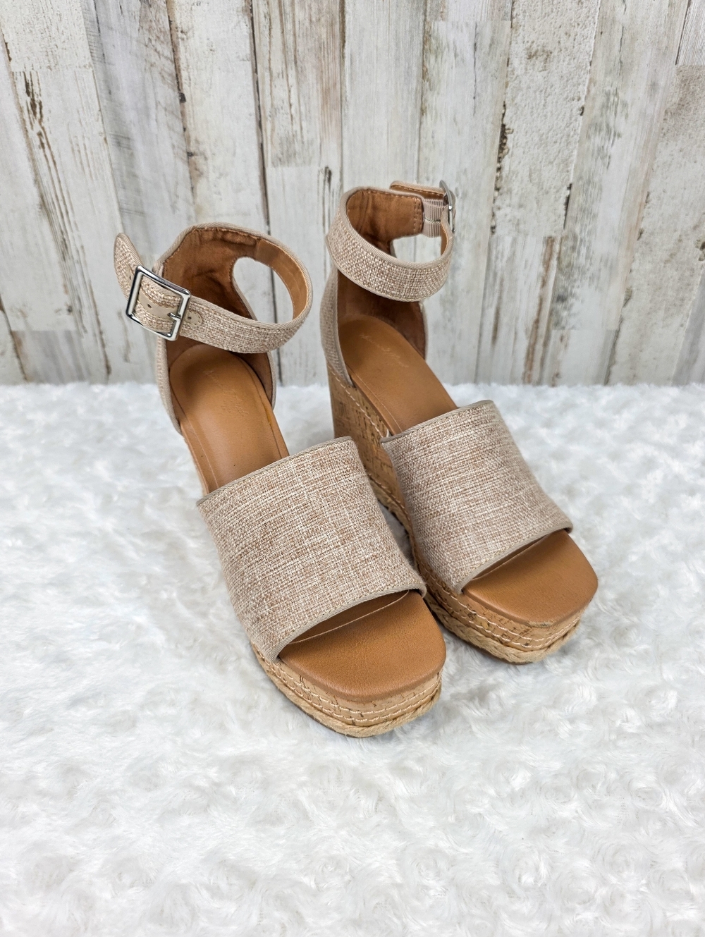 Universal Thread Julianna Wedge Sandals Natural Size 8